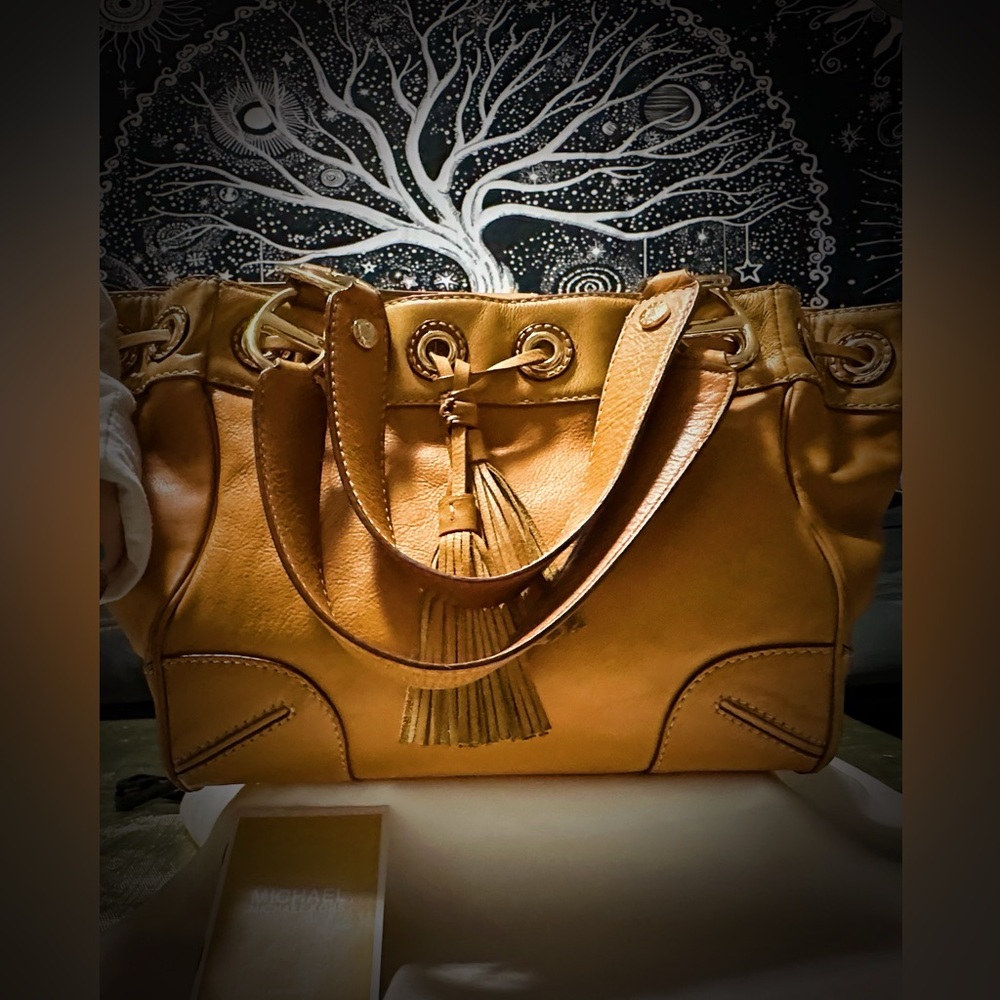 Vintage 90s Y2K Michael Kors Shoulder Bag  Gold soft Leather work and school bag - Picture 4 of 17